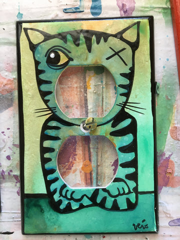 Plug Plate - One Eye Cat
