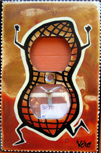 Peanut - plug plate - Naked Art Gallery