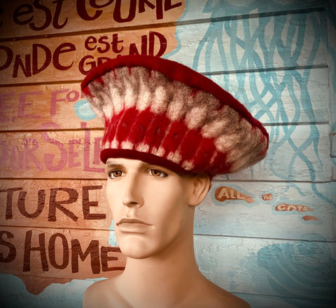 Sweater hat: La Couronne de Scarlette.