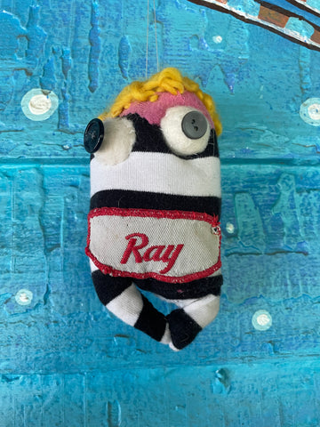 Orphaned sock ornament: Ray