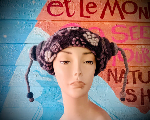 Hat Verolution: Allo La Terre. One size.