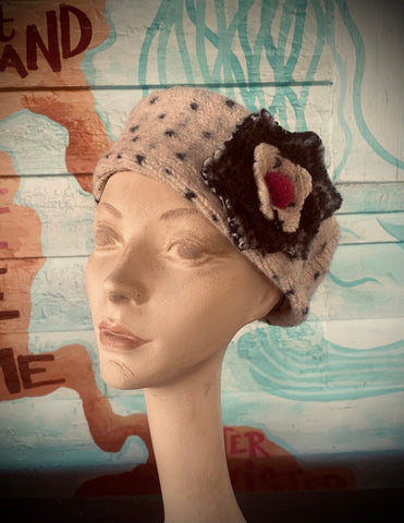 Sweater hat: Petite Fleur