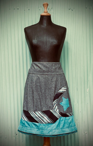 Skirt -La Nuit est Bleue - size 8.